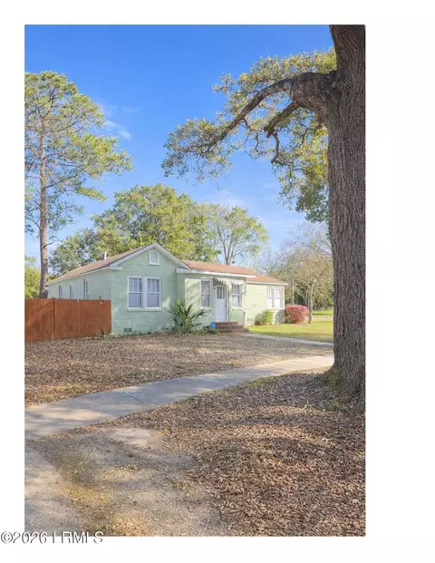 437 Laurens Ave, Fairfax, SC 29827