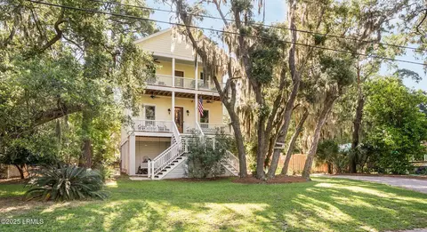 102 Bay Point Rd, Saint Helena Island, SC 29920