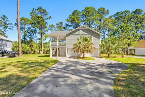 35 Downing Dr, Beaufort, SC 29907