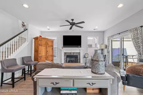 8 7th Ave, Bluffton, SC 29910 photo 2