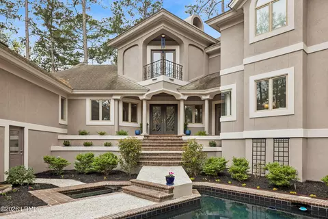 8 Long Brow Rd, Hilton Head Island, SC 29928