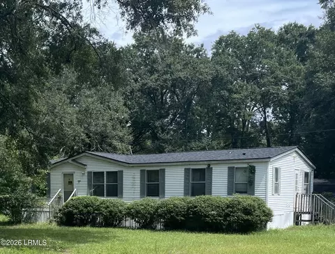 23 Horse Island Rd, Saint Helena Island, SC 29920