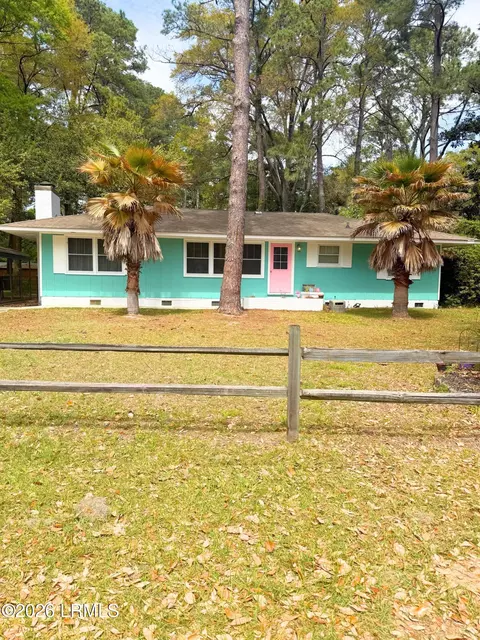 2403 Pine Ct S, Beaufort, SC 29902