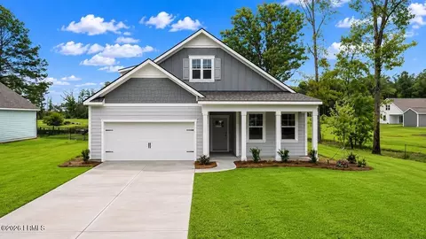 8 Castle Hill Dr, Yemassee, SC 29945