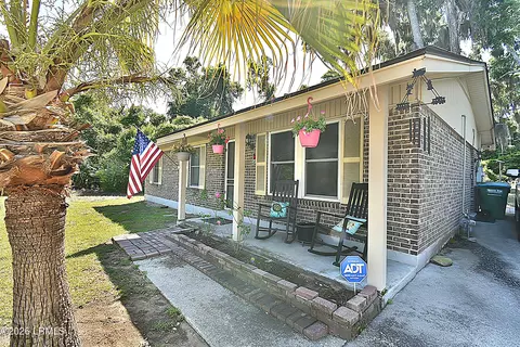 1639 Old Shell Rd, Port Royal, SC 29935