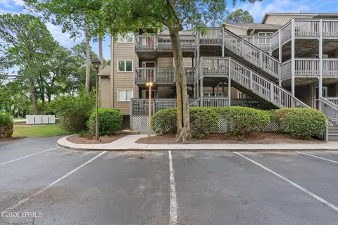 50 Yacht Cove Dr #220, Hilton Head Island, SC 29928