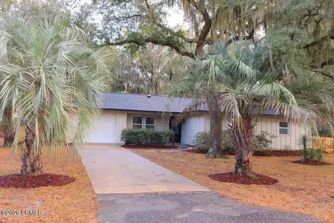 1802 Rose St, Port Royal, SC 29935