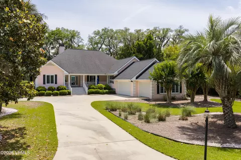 1410 Gleasons Landing Dr, Saint Helena Island, SC 29920