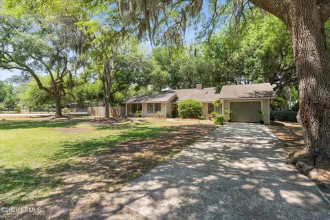6027 Vaux Rd, Beaufort, SC 29906