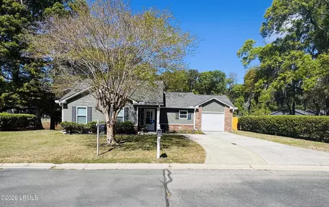 3 Avalon Dr, Beaufort, SC 29907