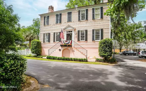 414 New St, Beaufort, SC 29902