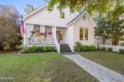 4 Brisbane Dr, Beaufort, SC 29902