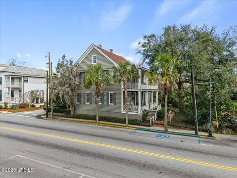 409 Carteret St, Beaufort, SC 29902