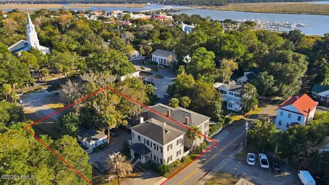 1214 King St, Beaufort, SC 29902