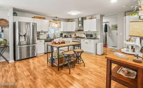 701 Battery Creek Rd, Beaufort, SC 29902