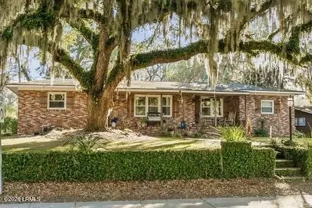 701 Battery Creek Rd, Beaufort, SC 29902