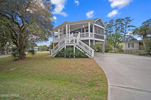 2 Indian Head Trl, Saint Helena Island, SC 29920
