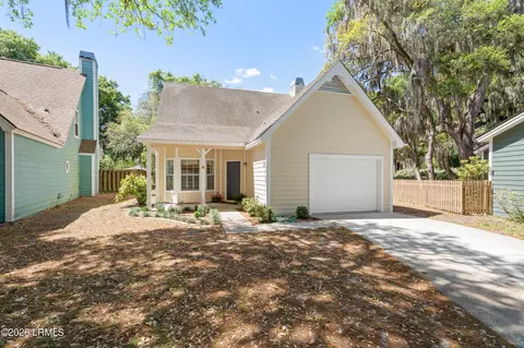 4 Mariners Ct, Port Royal, SC 29935