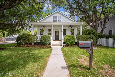 1011 Calhoun St, Beaufort, SC 29902