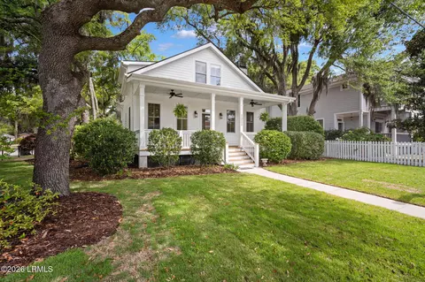 1011 Calhoun St, Beaufort, SC 29902