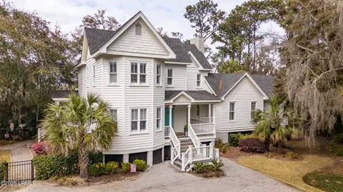 4 Pilot House Rd, Saint Helena Island, SC 29920