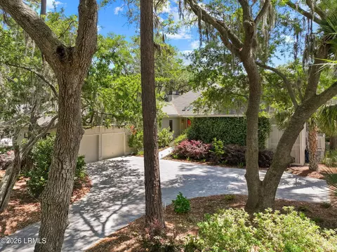227 Dataw Dr, Saint Helena Island, SC 29920