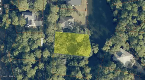 15 Lakeview Ln, Saint Helena Island, SC 29920