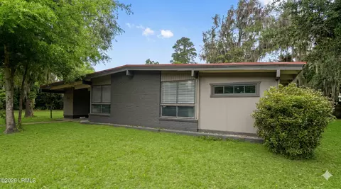 1003 Broad River Dr, Beaufort, SC 29906