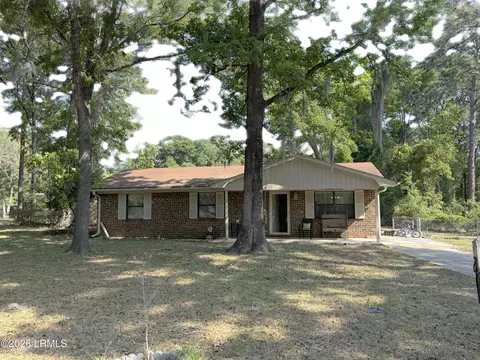 24 Doe Dr, Beaufort, SC 29907