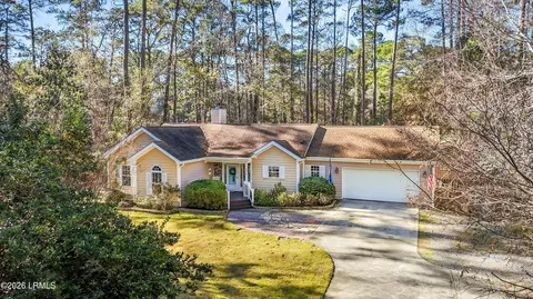 561 Sams Point Rd, Beaufort, SC 29907