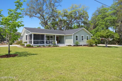 1613 Madrid Ave, Port Royal, SC 29935