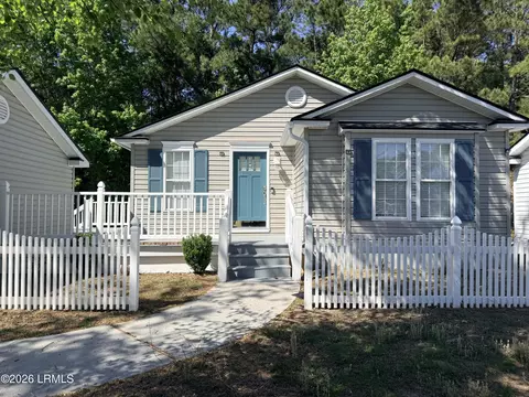 11 Sparpole Ln, Bluffton, SC 29910