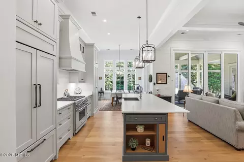 Kitchen - 493 Flatwater Dr, Bluffton, SC 29910 photo 2 of 5