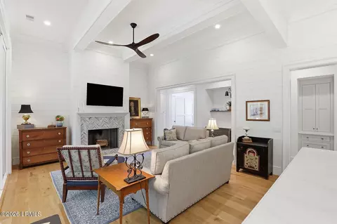 Living - 493 Flatwater Dr, Bluffton, SC 29910 photo 2 of 2
