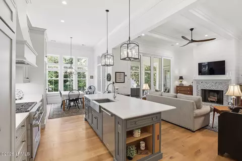Kitchen - 493 Flatwater Dr, Bluffton, SC 29910 photo 3 of 5