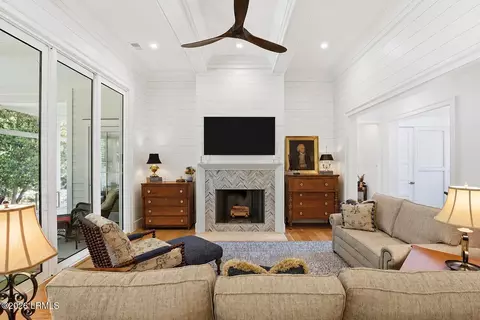 Living - 493 Flatwater Dr, Bluffton, SC 29910 photo 1 of 2