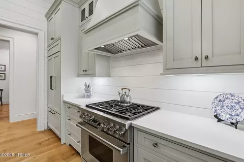 Kitchen - 493 Flatwater Dr, Bluffton, SC 29910 photo 5 of 5