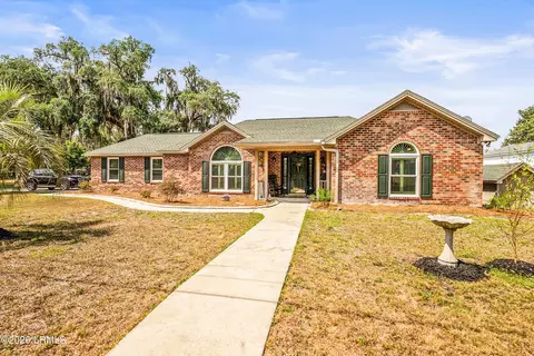 1110 14th St, Port Royal, SC 29935