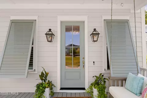Exterior - 17 Blue Dasher Ln, Bluffton, SC 29909 photo 4 of 14