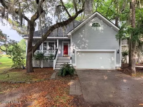70 Tuscarora Ave, Beaufort, SC 29907