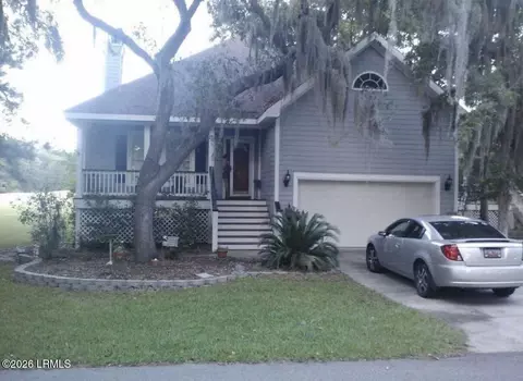 70 Tuscarora Ave, Beaufort, SC 29907