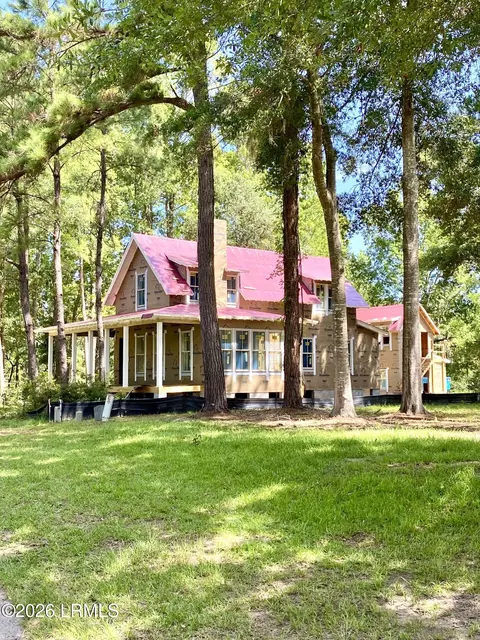 695 Distant Island Dr, Beaufort, SC 29907