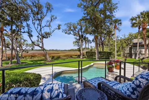 7 Peninsula Dr, Hilton Head Island, SC 29926