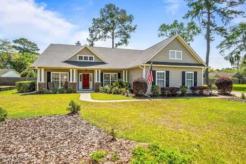 1084 Otter Cir, Beaufort, SC 29902