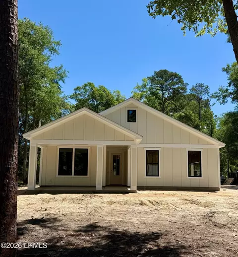 53 Marsh Dr, Beaufort, SC 29907