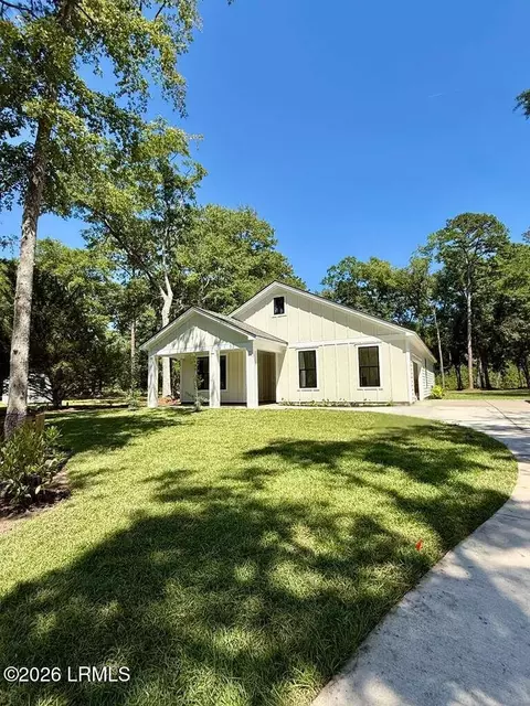 53 Marsh Dr, Beaufort, SC 29907