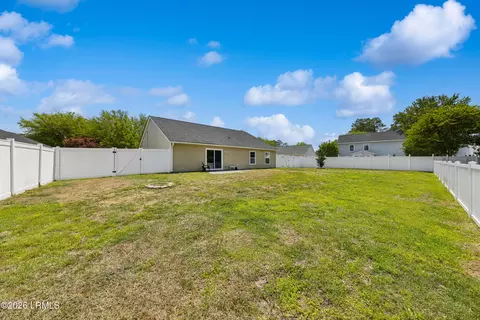Exterior - 3 Lakeside Dr, Bluffton, SC 29910 photo 5 of 7