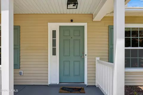 Exterior - 3 Lakeside Dr, Bluffton, SC 29910 photo 2 of 7