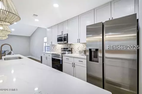 Kitchen - 3 Lakeside Dr, Bluffton, SC 29910 photo 2 of 5
