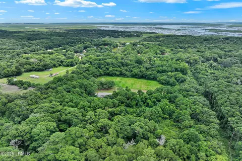 18 Ponderosa Dr, Saint Helena Island, SC 29920
